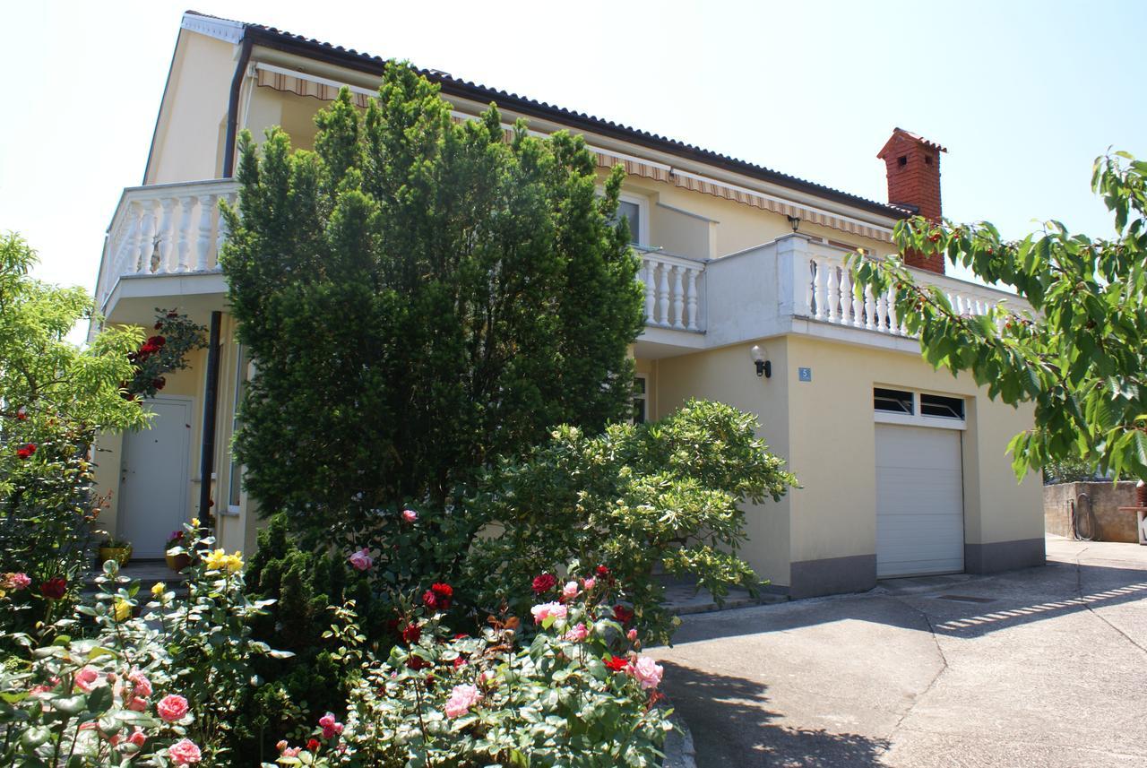 Apartments Nikola Krk Town Eksteriør bilde