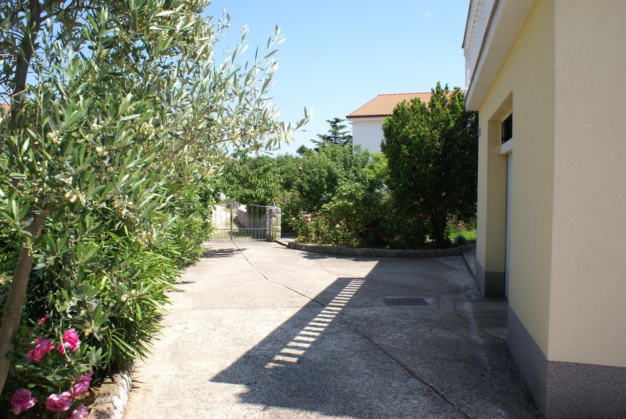 Apartments Nikola Krk Town Eksteriør bilde