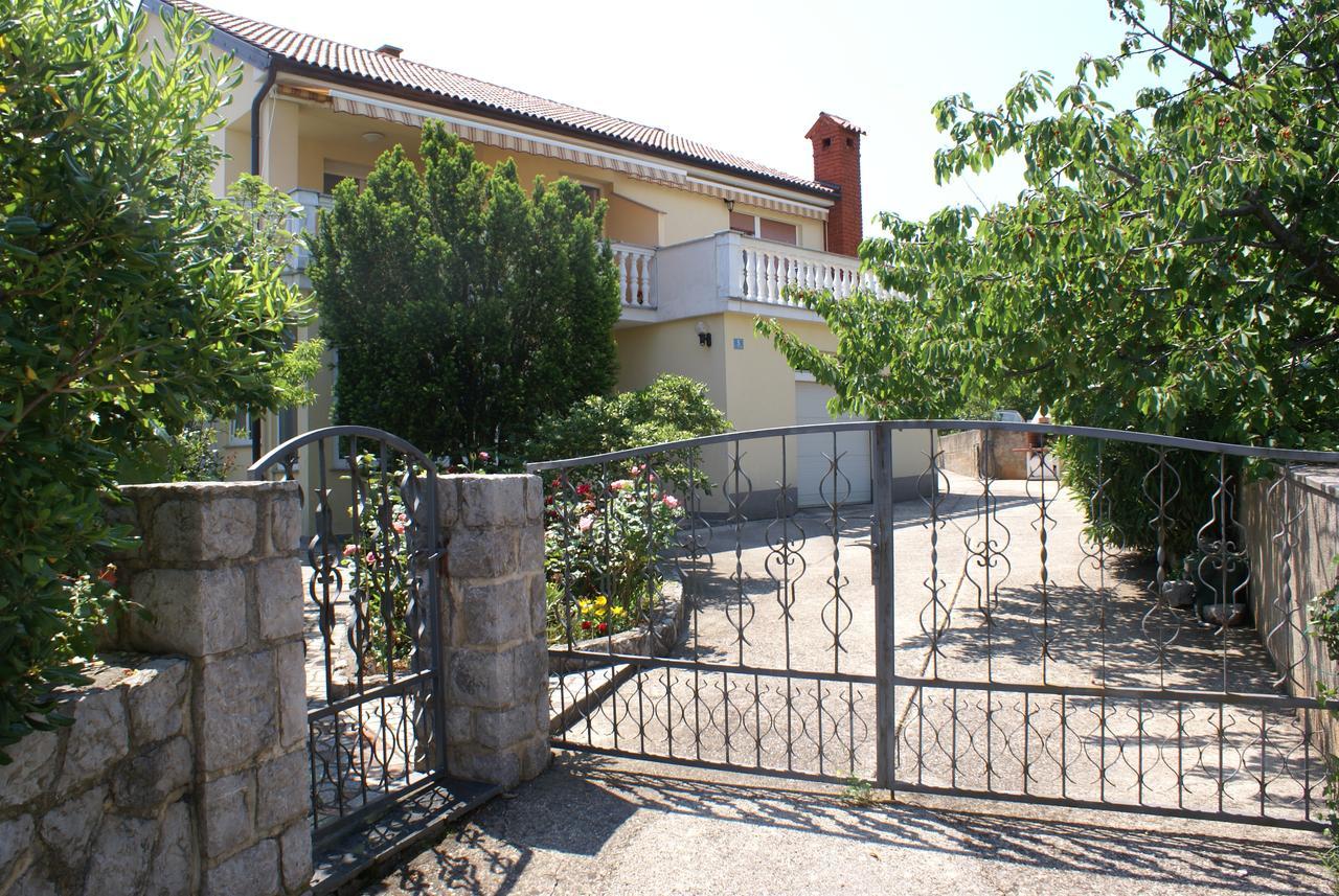 Apartments Nikola Krk Town Eksteriør bilde