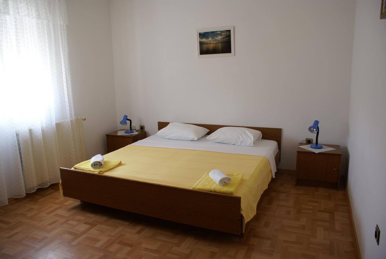 Apartments Nikola Krk Town Eksteriør bilde